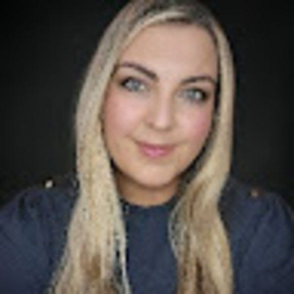 Meet your Posher, Kristin - Picture 1 of 1